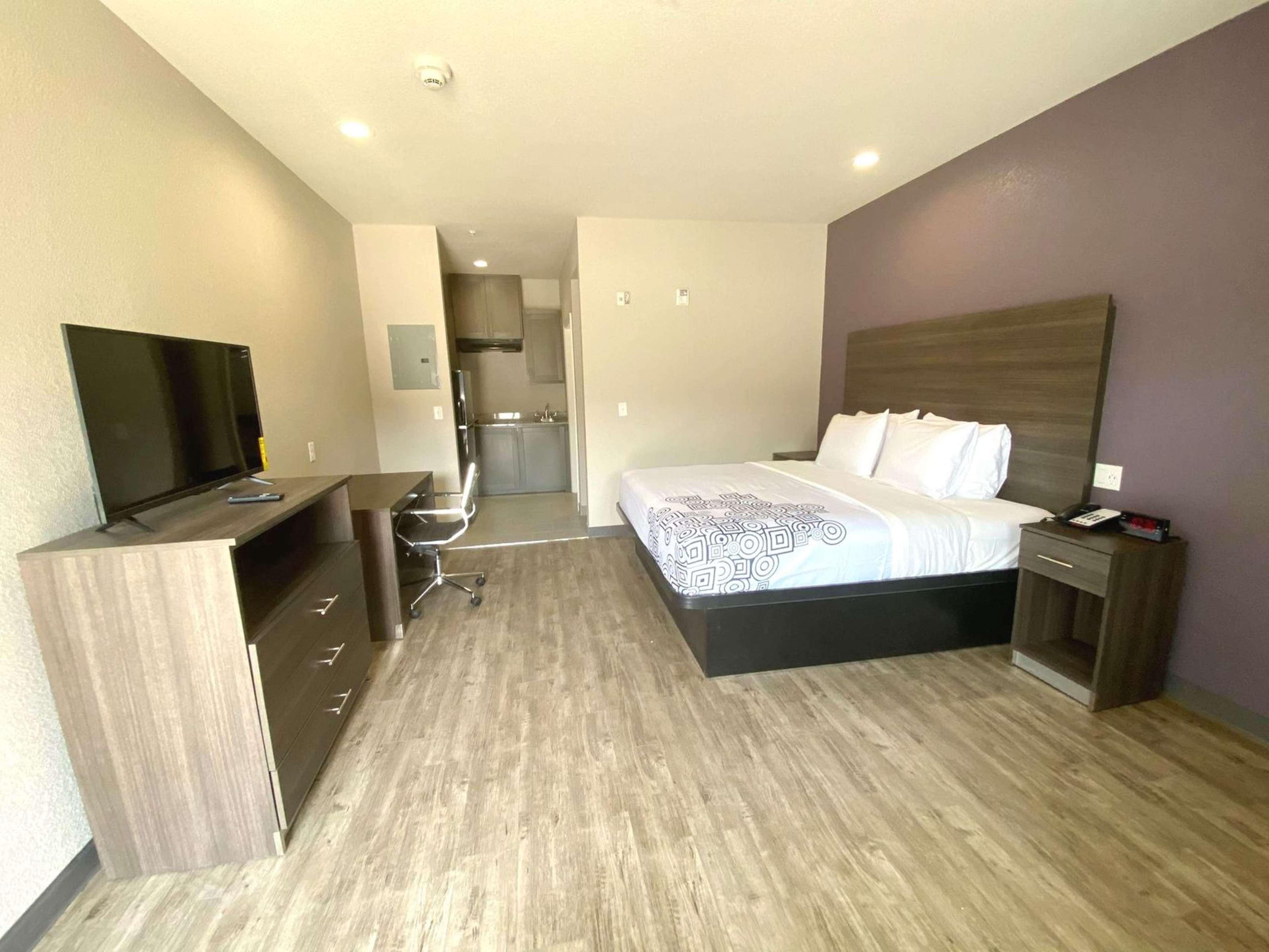 Surestay Plus Hotel By Best Western Ada Bagian luar foto