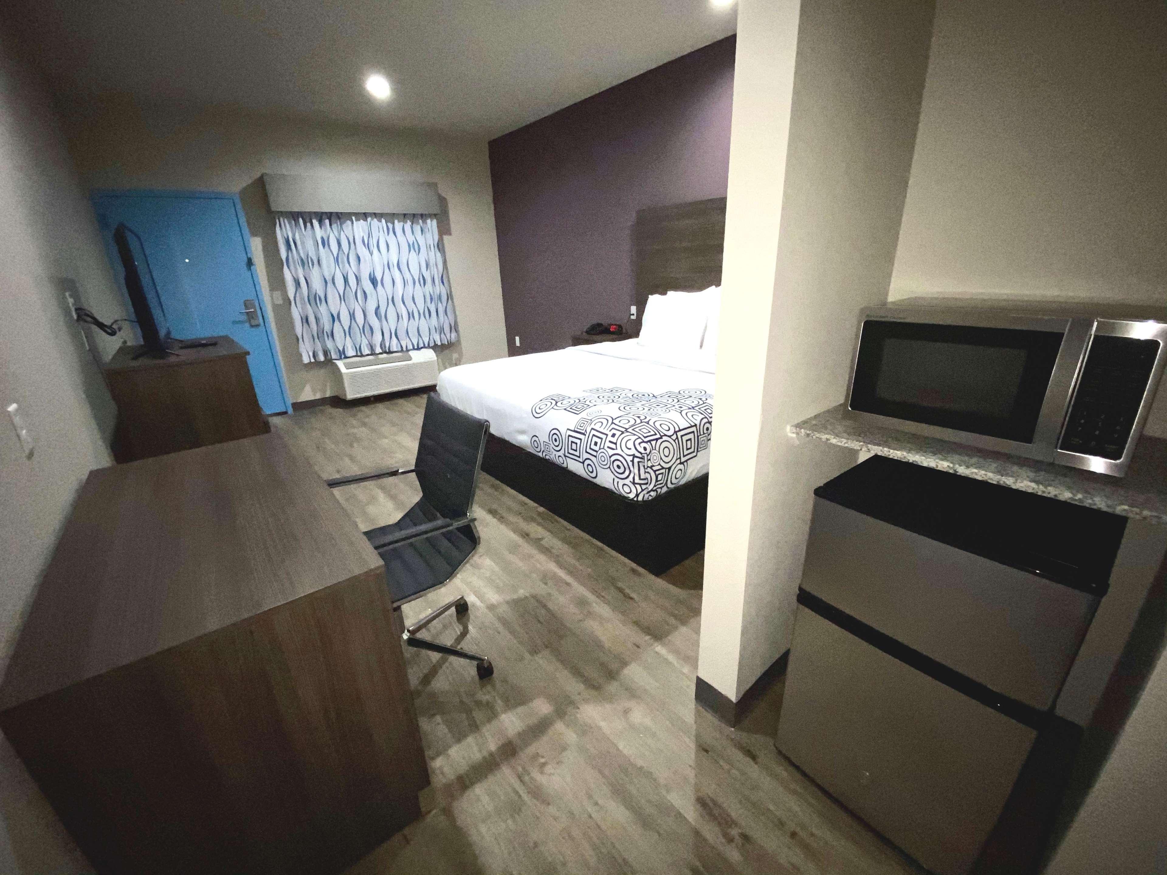 Surestay Plus Hotel By Best Western Ada Bagian luar foto